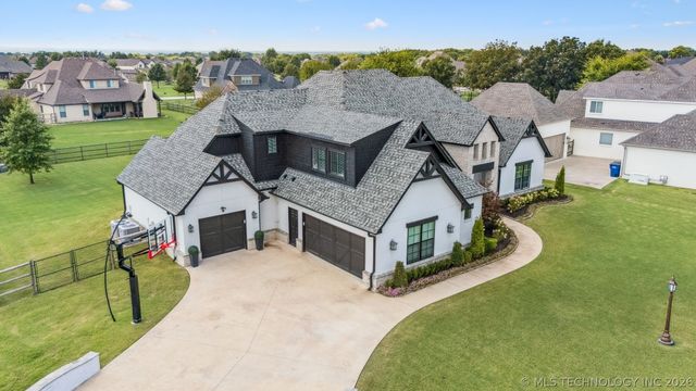 19236 E Twin Creeks Drive, Owasso, OK 74015