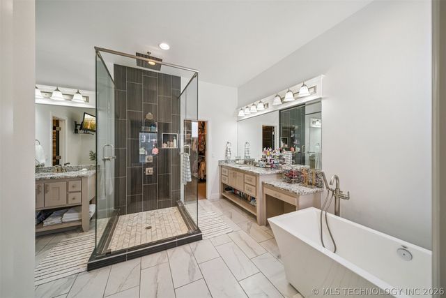 19236 E Twin Creeks Drive, Owasso, OK 74015