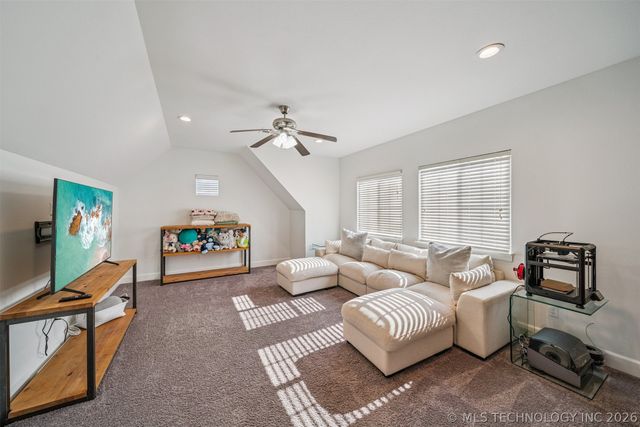 19236 E Twin Creeks Drive, Owasso, OK 74015