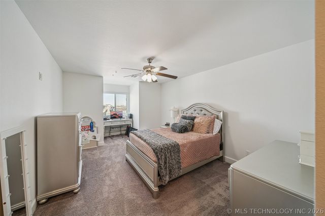 19236 E Twin Creeks Drive, Owasso, OK 74015