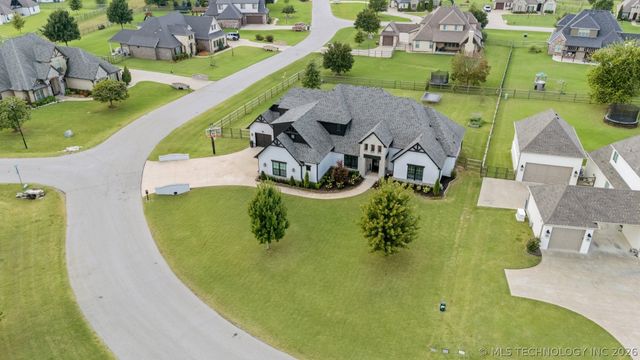 19236 E Twin Creeks Drive, Owasso, OK 74015