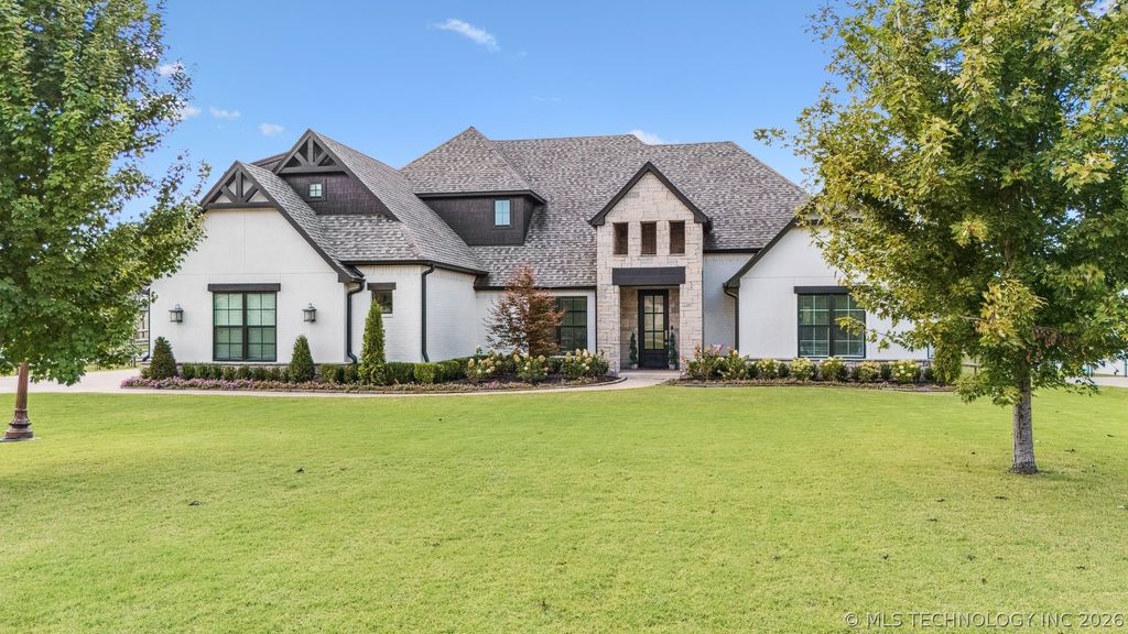 19236 E Twin Creeks Drive, Owasso, OK 74015