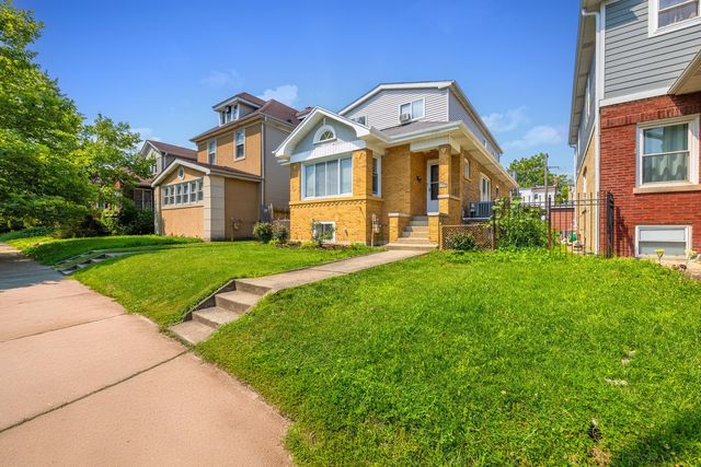 4938 N Central Park Avenue, Chicago, IL 60625