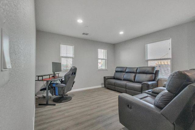 3886 Trieste Cir, Stockton, CA 95205