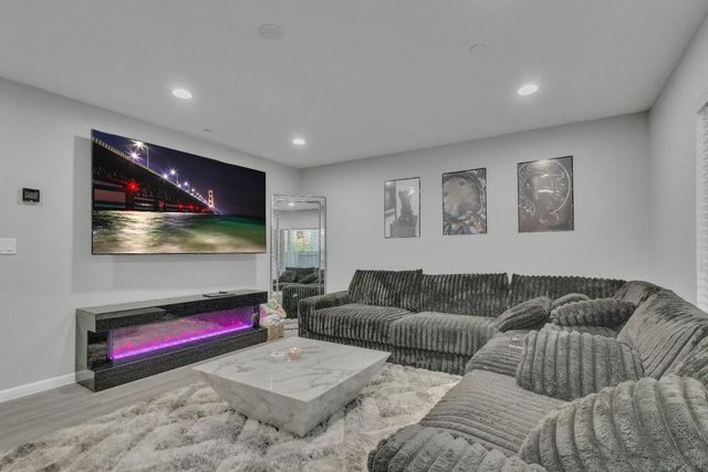 3886 Trieste Cir, Stockton, CA 95205