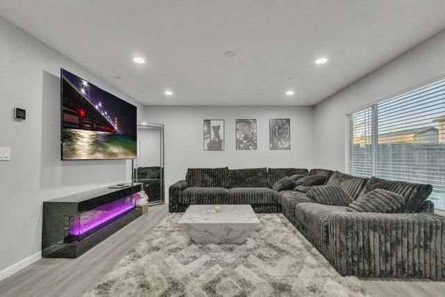 3886 Trieste Cir, Stockton, CA 95205