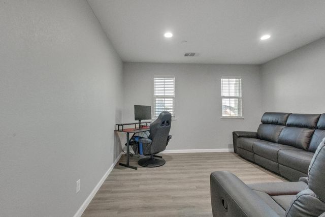 3886 Trieste Cir, Stockton, CA 95205