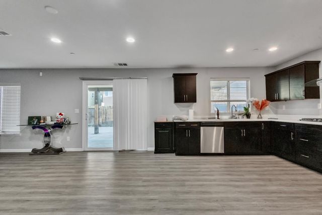 3886 Trieste Cir, Stockton, CA 95205