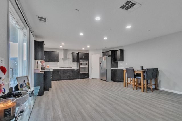 3886 Trieste Cir, Stockton, CA 95205