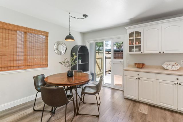 5233 Lake Knoll Ln, Fair Oaks, CA 95628