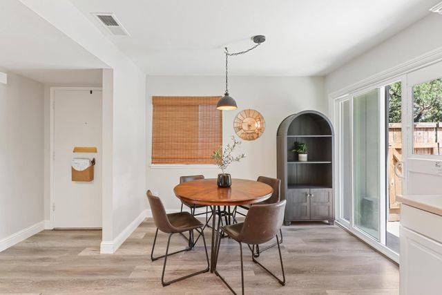 5233 Lake Knoll Ln, Fair Oaks, CA 95628