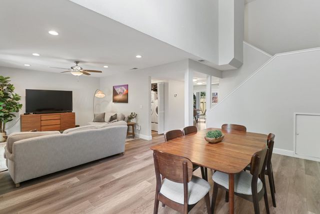 5233 Lake Knoll Ln, Fair Oaks, CA 95628