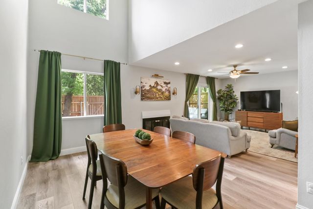 5233 Lake Knoll Ln, Fair Oaks, CA 95628