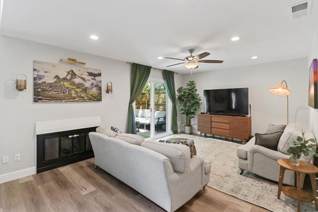 5233 Lake Knoll Ln, Fair Oaks, CA 95628