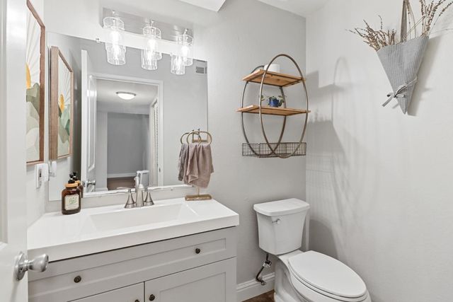 5233 Lake Knoll Ln, Fair Oaks, CA 95628
