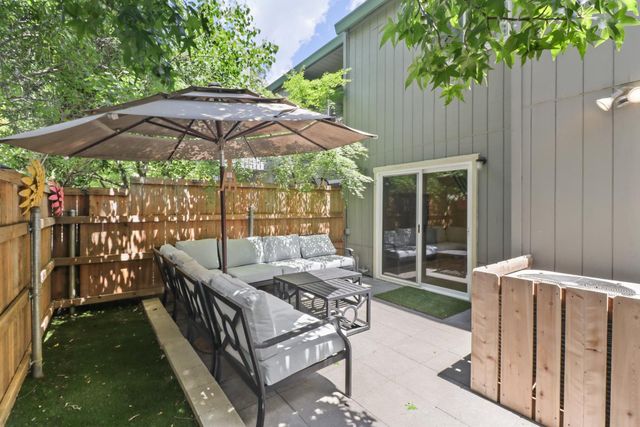 5233 Lake Knoll Ln, Fair Oaks, CA 95628