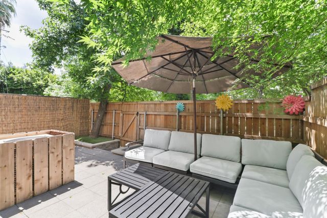 5233 Lake Knoll Ln, Fair Oaks, CA 95628