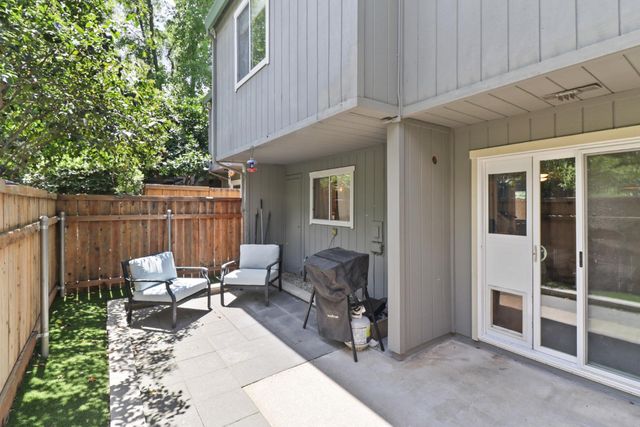5233 Lake Knoll Ln, Fair Oaks, CA 95628