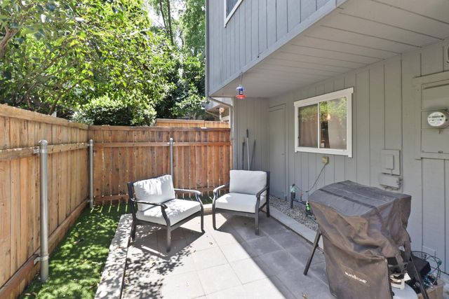 5233 Lake Knoll Ln, Fair Oaks, CA 95628