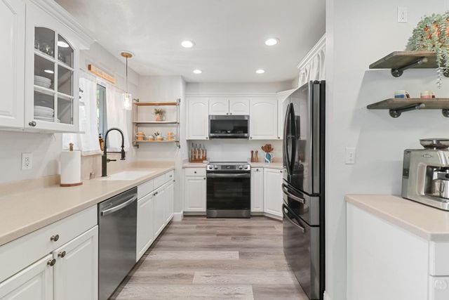 5233 Lake Knoll Ln, Fair Oaks, CA 95628
