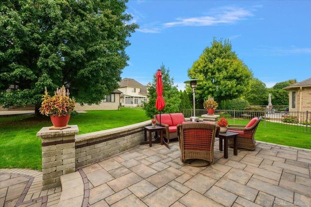 54767 Waubay Drive, Macomb Twp, MI 48042