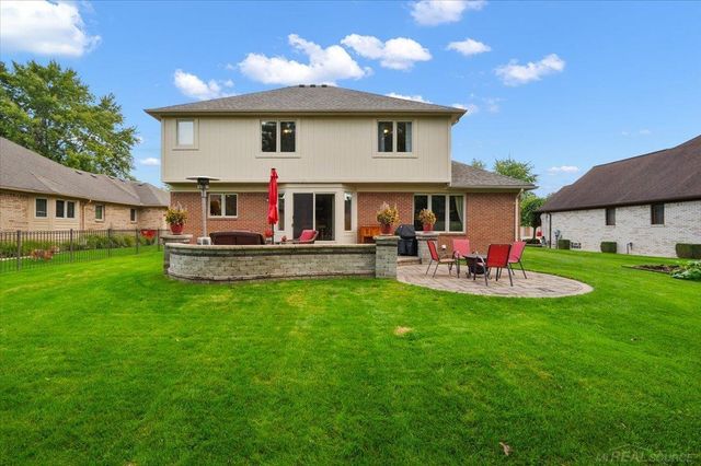 54767 Waubay Drive, Macomb Twp, MI 48042