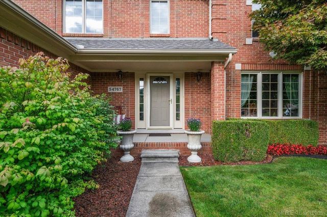 54767 Waubay Drive, Macomb Twp, MI 48042
