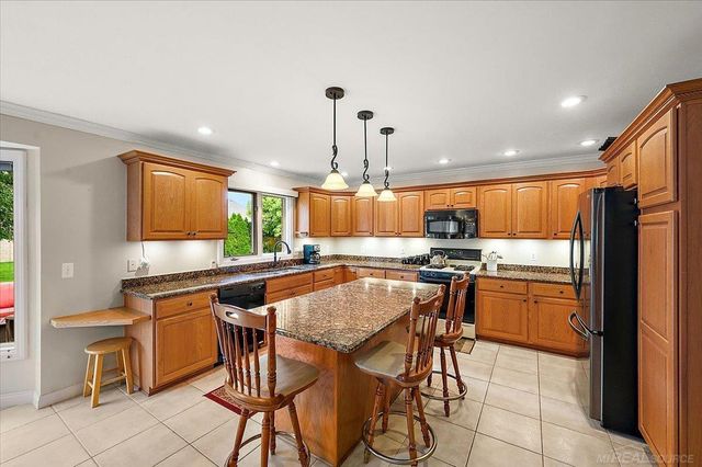 54767 Waubay Drive, Macomb Twp, MI 48042