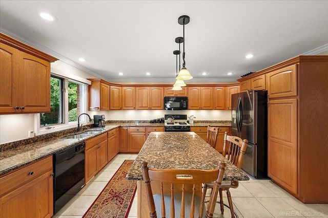 54767 Waubay Drive, Macomb Twp, MI 48042