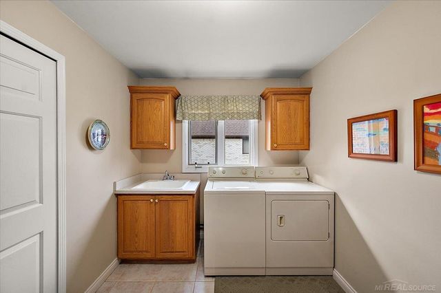 54767 Waubay Drive, Macomb Twp, MI 48042
