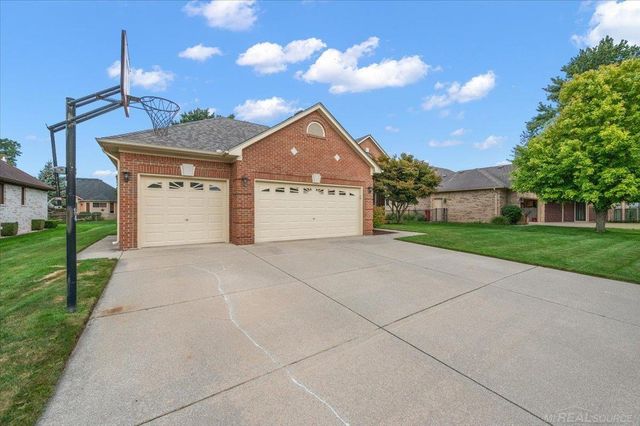 54767 Waubay Drive, Macomb Twp, MI 48042