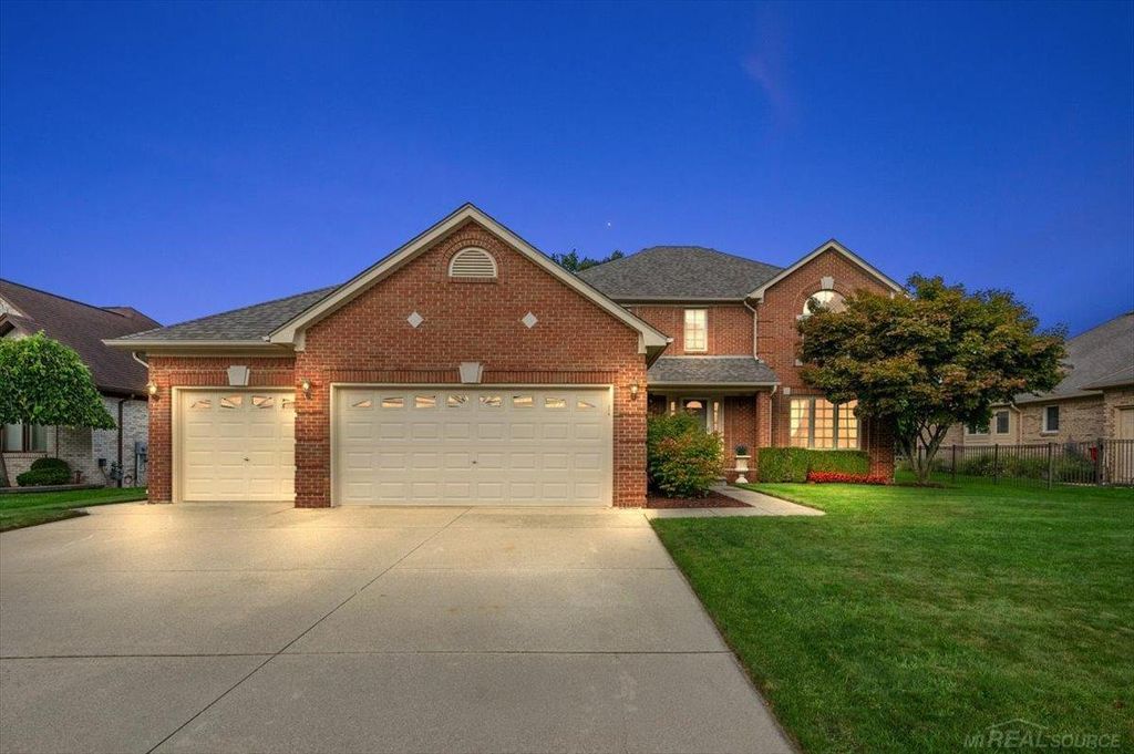 54767 Waubay Drive, Macomb Twp, MI 48042