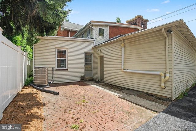 50 S BROAD ST, Lititz, PA 17543
