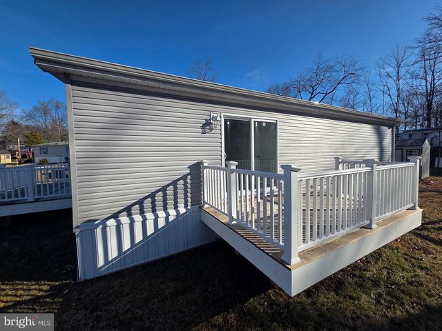 24 GOLFVIEW DR, Quakertown, PA 18951