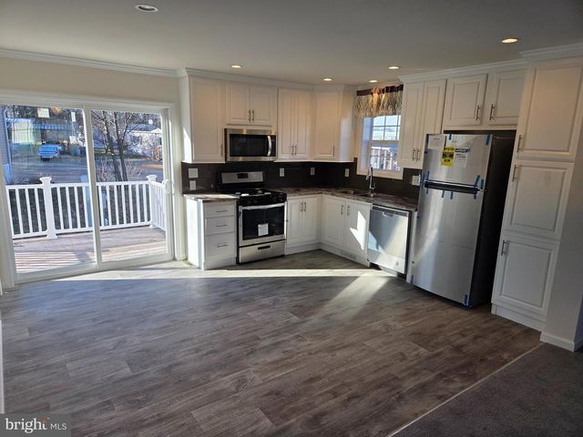 24 GOLFVIEW DR, Quakertown, PA 18951