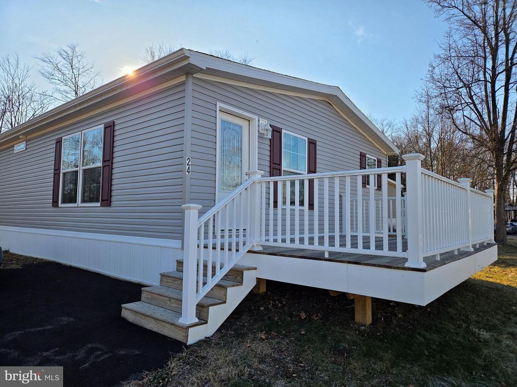 24 GOLFVIEW DR, Quakertown, PA 18951