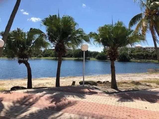 9351 Fontainebleau Blvd B409, Miami, FL 33172