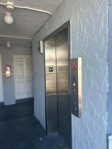 9351 Fontainebleau Blvd B409, Miami, FL 33172