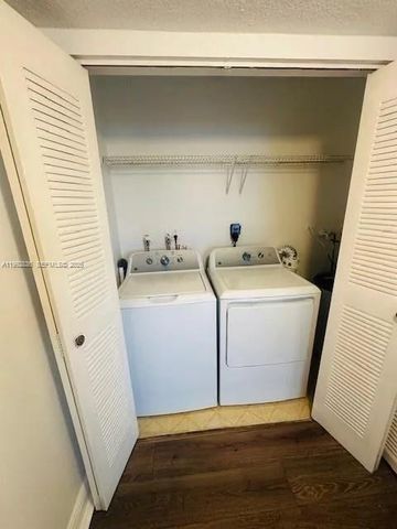 9351 Fontainebleau Blvd B409, Miami, FL 33172