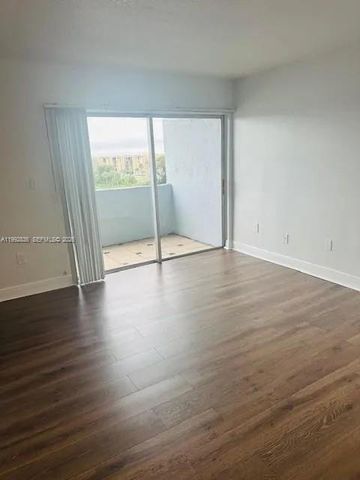 9351 Fontainebleau Blvd B409, Miami, FL 33172