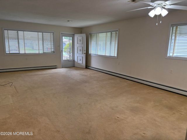 13 Newcastle Court, Toms River, NJ 08757