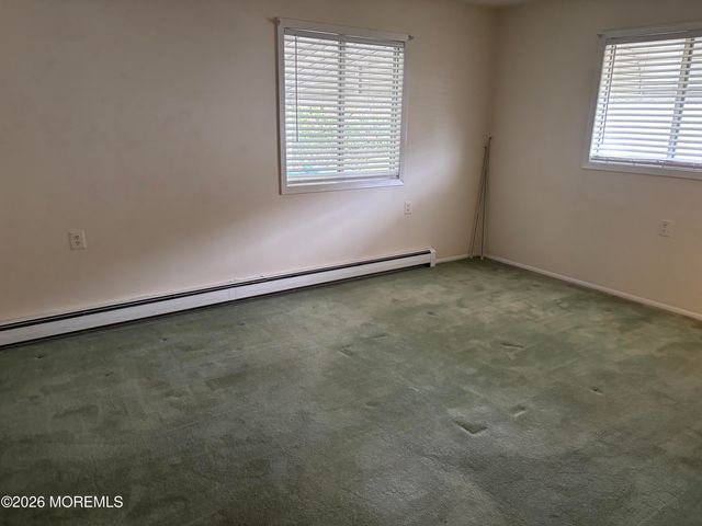 13 Newcastle Court, Toms River, NJ 08757