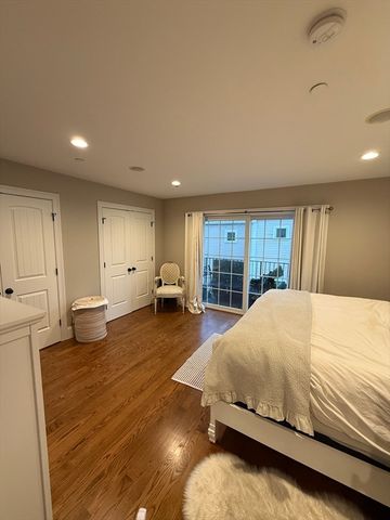 394 W Second St 394, Boston, MA 02127