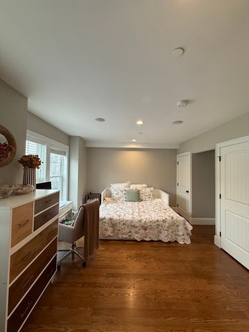 394 W Second St 394, Boston, MA 02127