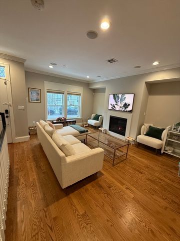 394 W Second St 394, Boston, MA 02127