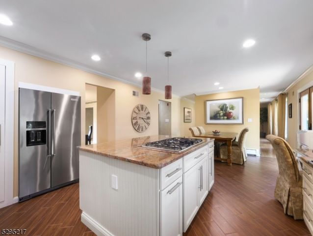 5 Bourbon St, Wayne Twp., NJ 07470