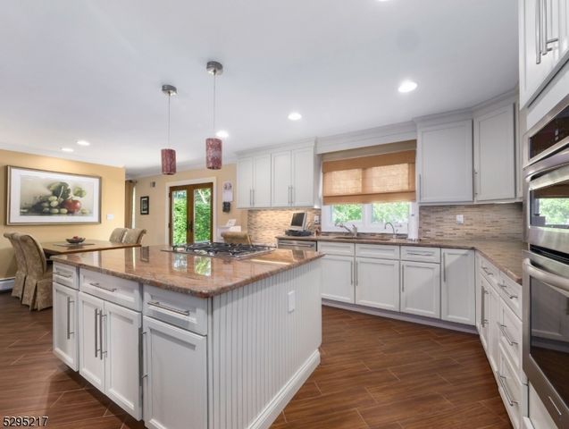 5 Bourbon St, Wayne Twp., NJ 07470