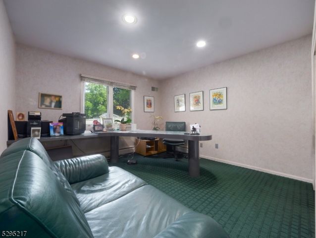 5 Bourbon St, Wayne Twp., NJ 07470