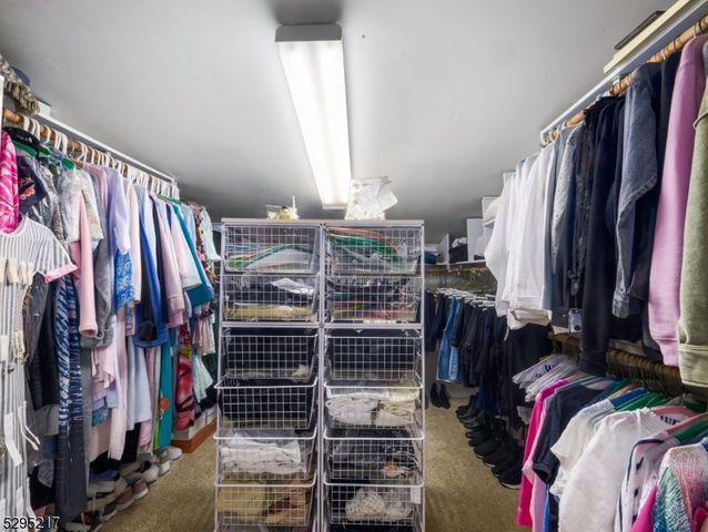 5 Bourbon St, Wayne Twp., NJ 07470