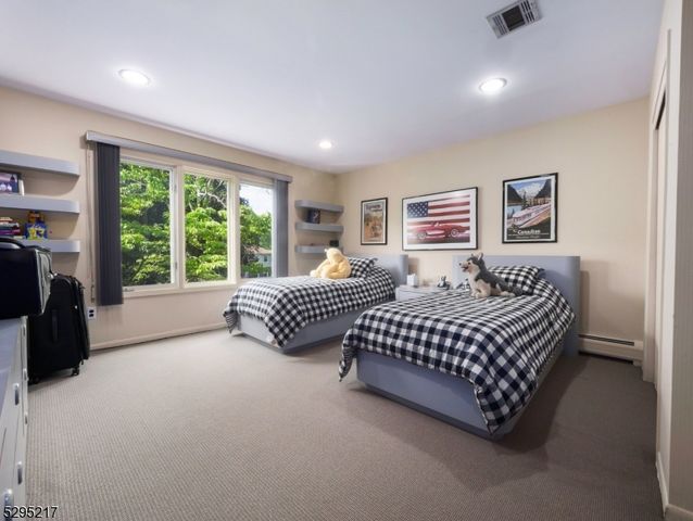 5 Bourbon St, Wayne Twp., NJ 07470